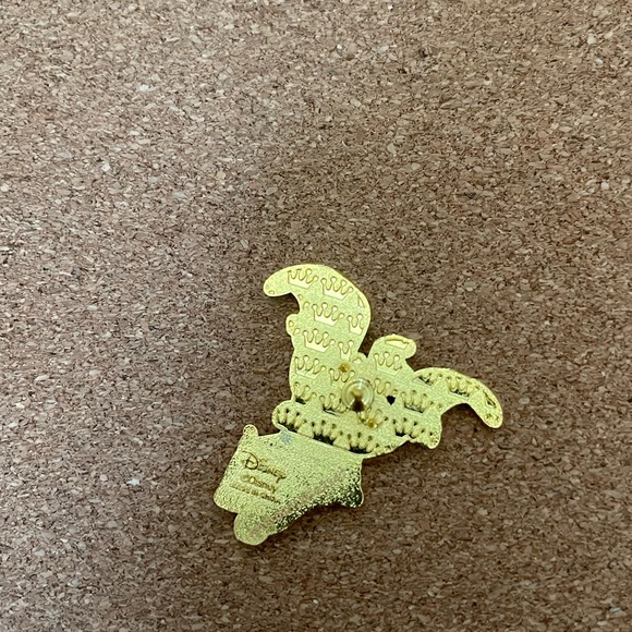 Dumbo loungefly pin - Picture 2 of 2